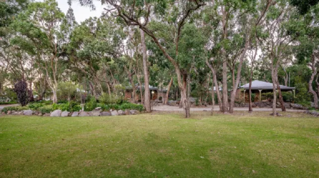 Honeysuckle Cottages