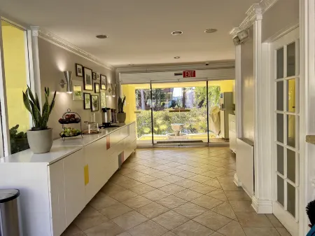 Magic Castle Hotel Отели рядом с достопримечательностью «Museum of Broken Relationships»