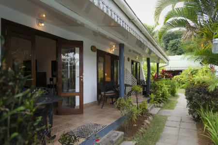 Auberge d'Anse Boileau & Restaurant Chez Plume Отели рядом с достопримечательностью «Майя Бич»