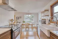 Four Bears by AvantStay Walk to Beach Hot Tub Ocean View Hotels in Arch Cape