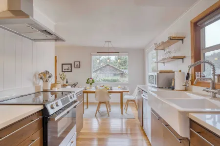 Four Bears by AvantStay Walk to Beach Hot Tub Ocean View