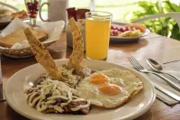 Hotel Casa Iguana Mismaloya - breakfast