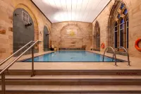 The Highland Club - Pools