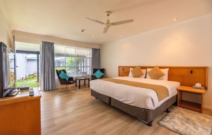 Paradise Hotel & Resort