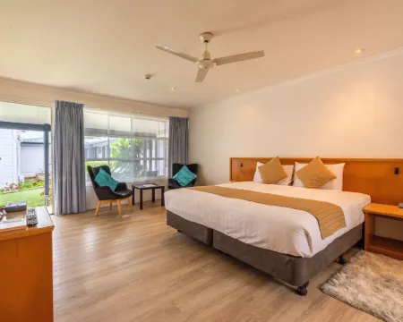 Paradise Hotel & Resort Hotels in Burnt Pine