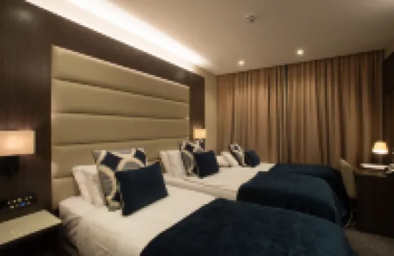 王首酒店 伊靈酒店