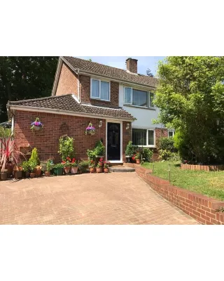 31 Queens Road - parking