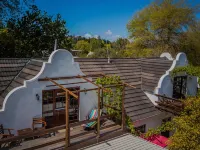 Aan de Oever Guesthouse Hotels near Drostdy Museum