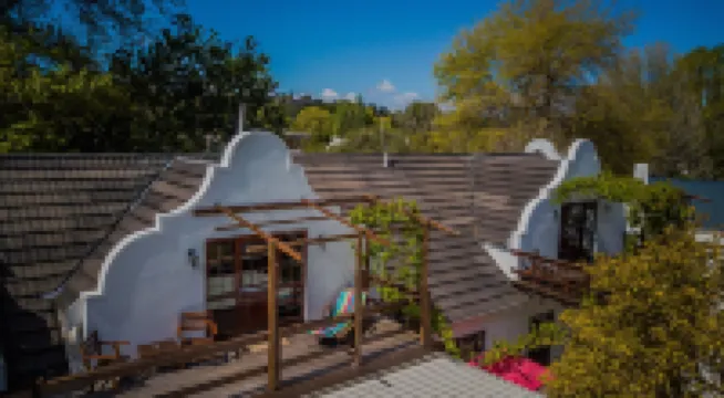 Aan de Oever Guesthouse Hoteles en 