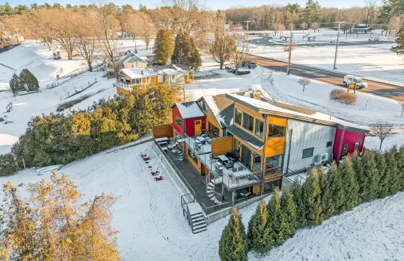 佛蒙特湖岸酒店