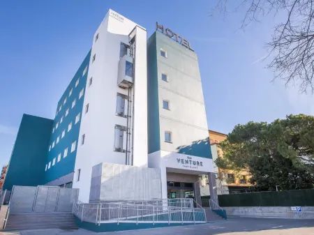 Hotel Venture Sant Cugat Отели рядом с достопримечательностью «L’Hostal del Fum»
