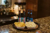 EverSpring Suites - bar