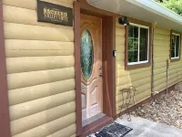 Nacoochee Valley Lodge - Motels