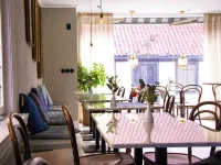 Adelsgatan Bed & Breakfast Hotels in Visby