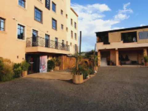 Comfort E Suites Hotels in 