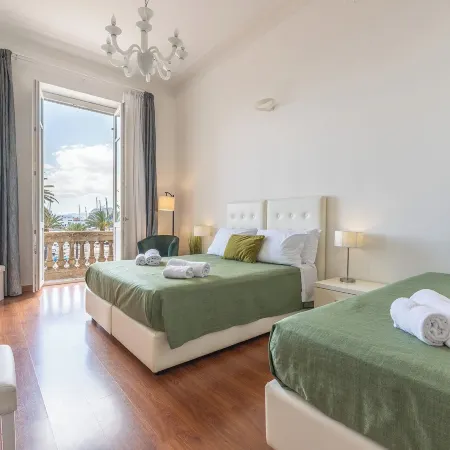 Blanco Rooms