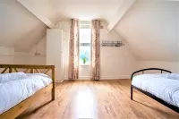 ทราเวลเลอร์ สเตย์ ใน ใจกลาง ออร์เรล พาร์ค โรงแรมใน