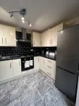 Charming 3-Bed House - Sleeps 6 Parking & Garden