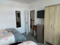 Apple House Wembley - Family Room with Shared Bathroom Hotel a Edgware
