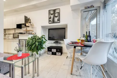 Emma Отели в г. Omisalj