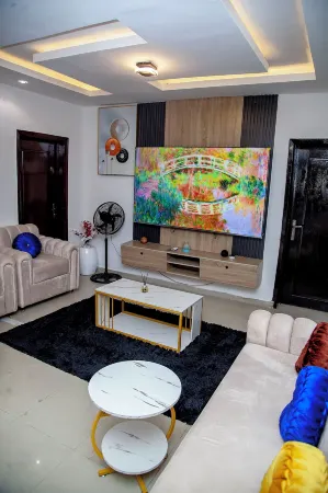 Sultan Apartments Lagos Отели рядом с достопримечательностью «Oniru Private Beach»