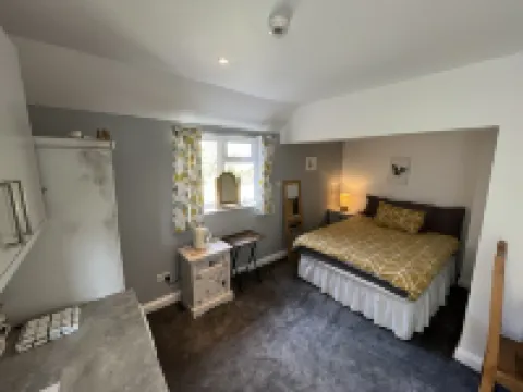 The Ship Inn - Self Catering Accommodation