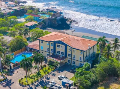 Hotel Pacific Sunrise Hoteles cerca de beach pool ranch