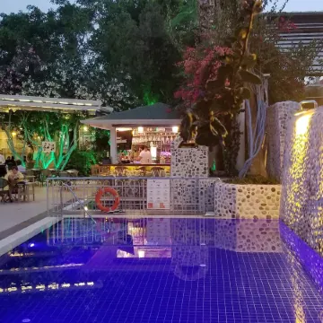 Tonoz Beach Hotel
