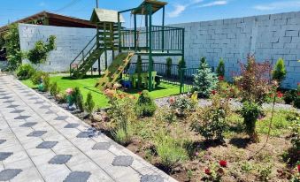 Laguna Beach Club Bazaleti Lake