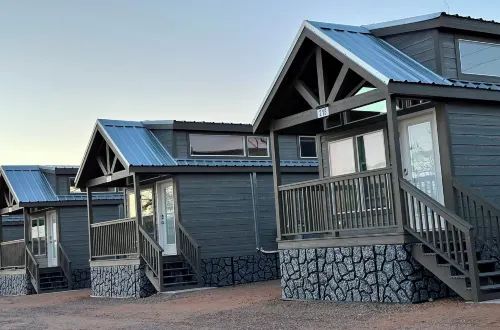 Luxury Tiny Homes - Deluxe King Room Hotels in Page
