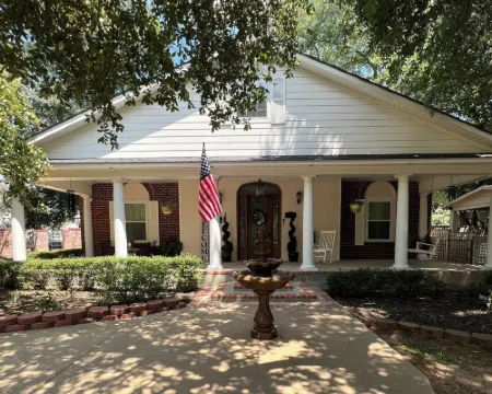 Opus House Historic Natchitoches Hotels in Natchitoches