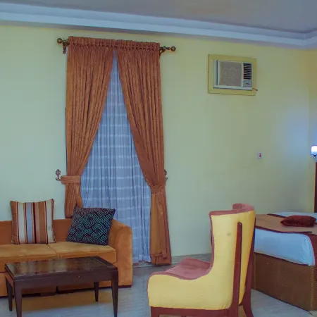 Forever Hotel & Suites