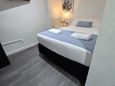 Microtel Lodge Hamilton - Hostel