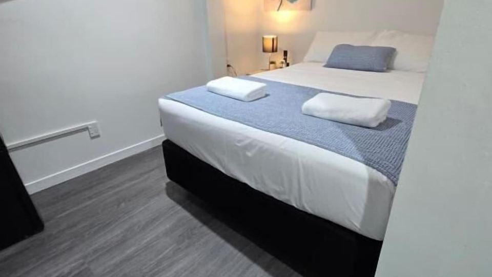 Microtel Lodge Hamilton - Hostel