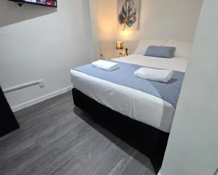 Microtel Lodge Hamilton - Hostel Hotels in Hamilton