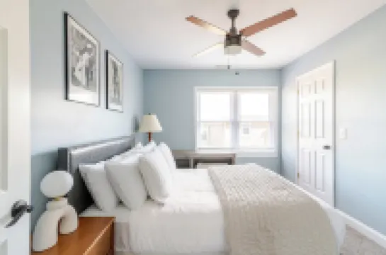 Charming 2Br 2BA Home - Belmont Hist District, Steps from Stowe Manor & Downtown 貝爾蒙特酒店