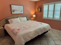 Venetian Haven, Private Entrance