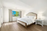 Newly Renovated 2-Bedroom/2-Bath Condo in a Secure Gated Community