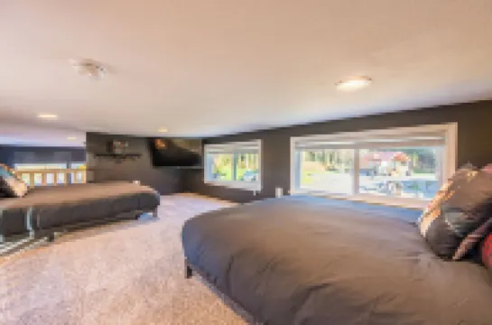 Rainforest Tiny Home Retreat #23 Twilight Edition