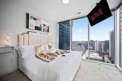 Champagne Towers Kingbed Penthouse Views