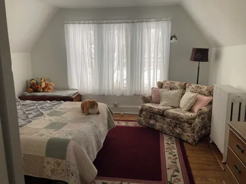 Charming colonial home in Oneida Castle
