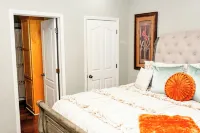 Hometown Hideaway Family Retreat King Suite 6 mi to Youngsville Sports Complex