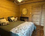 Charming apartment in renovated Jura farmhouse - nature setting. Hotels in Premanon