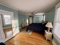 Spacious 7-bedroom house with WiFi, Garage, Sauna, and AC in amazing Calumet
