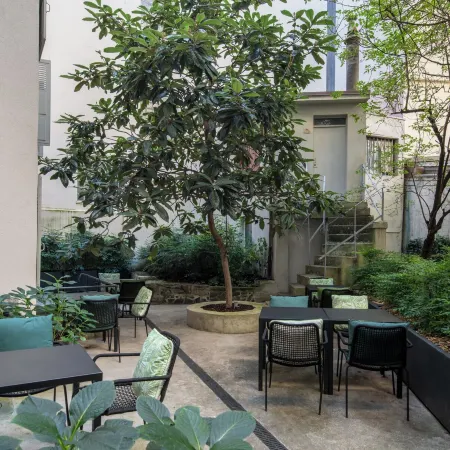 Hôtel Pax Отели рядом с достопримечательностью «Парк Бертран»