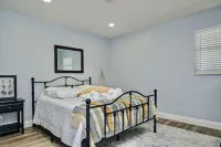 Seahorse Suites #2. Fun,Beach, Games, Memories!