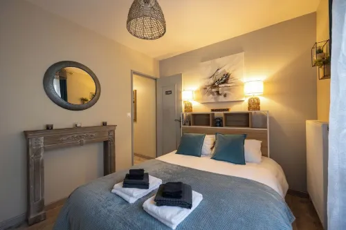 2 Bedroom Apartment with Private Parking Normandy Bayeux Hotels in Bayeux