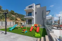 Luxurious Villa Micha Mare - 14 Bedrooms