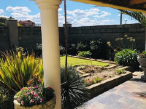 เซเรนิตี้ ไฮทส์ แบ็คแพ็คเกอร์ส ลอดจ์ โรงแรมในมาเซรู