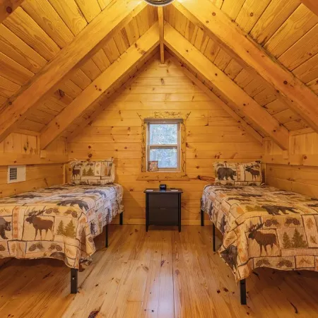 Hot Tub -Pet Friendly -Arcade & Corn Hole-Dock Access w/ a Canoe & Paddle Board Отели в г. Вулф Каунти